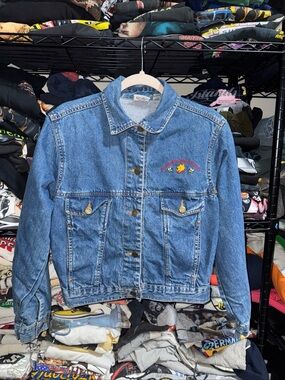 Vintage 90s Winnie The Pooh Women’s Embroidered Jean Jacket Size Small